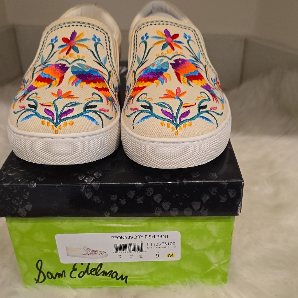 Sam Edelman Peony Ivory Fish Print Sneakers
